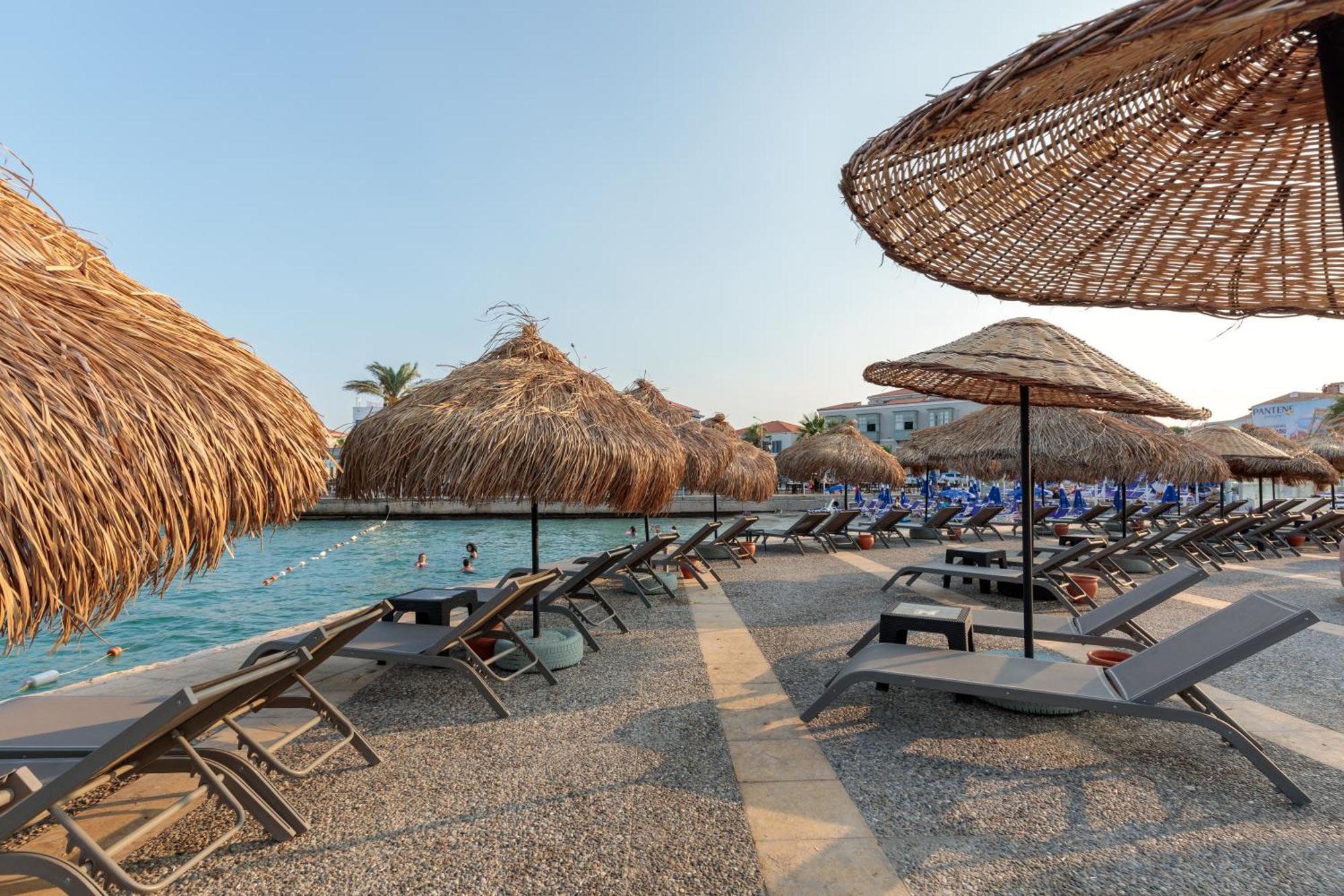 Cumbalica Beach Hotel Cesme Exterior photo